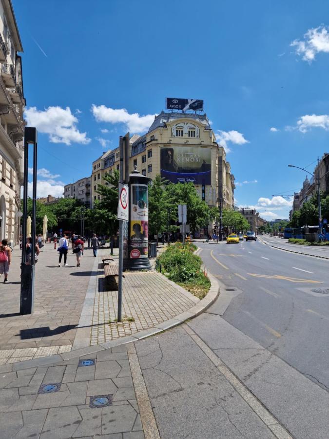 Central Point Budapest Exterior photo