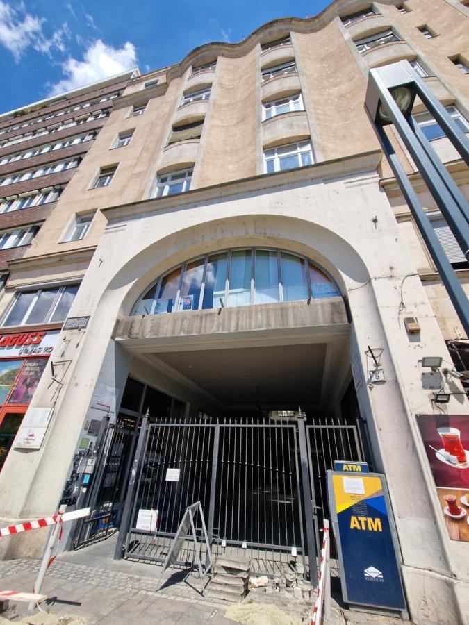 Central Point Budapest Exterior photo